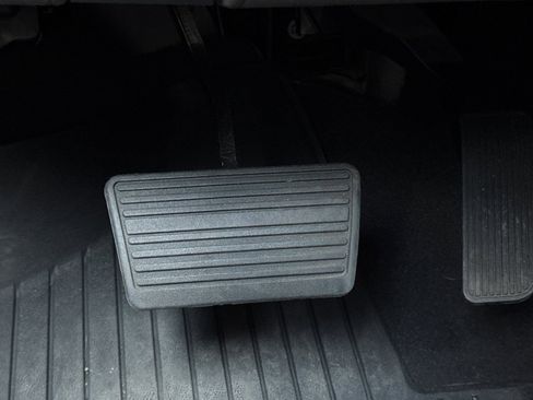 Used 2019 Cadillac Escalade ESV Platinum image 46