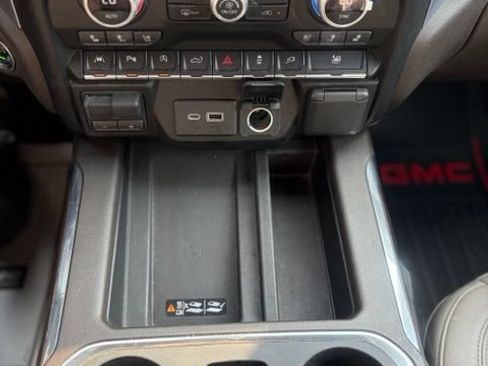 Used 2019 GMC Sierra 1500 SLT w/ SLT Premium Plus Package RWD image 25