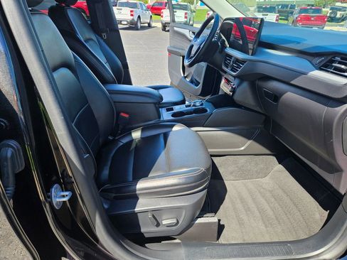 Used 2025 Ford Escape Platinum AWD/4WD image 29