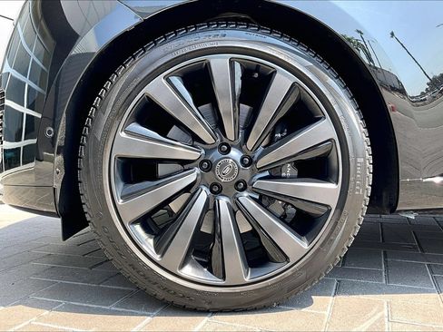 Certified 2023 Land Rover Range Rover SV AWD/4WD image 9