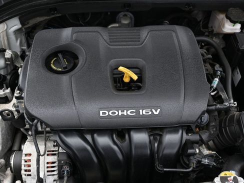 Used 2018 Hyundai Elantra SEL image 36