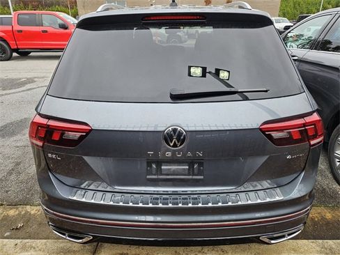 Used 2024 Volkswagen Tiguan SEL R-Line image 4