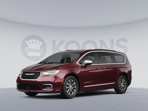 Used 2023 Chrysler Pacifica Pinnacle image 1