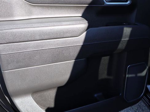 Used 2026 GMC Sierra 1500 SLT image 9