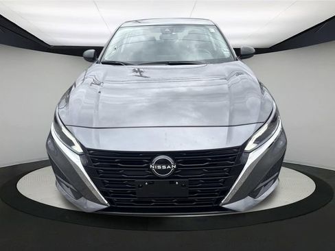 Used 2024 Nissan Altima 2.5 SV image 13