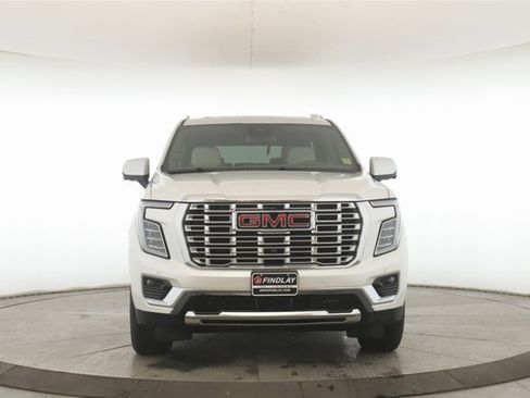 Used 2025 GMC Yukon Denali w/ Sun & Power Step Package image 12