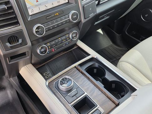 Used 2019 Ford Expedition Platinum image 22