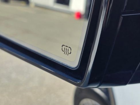 Used 2024 Jeep Wagoneer L Series II image 25