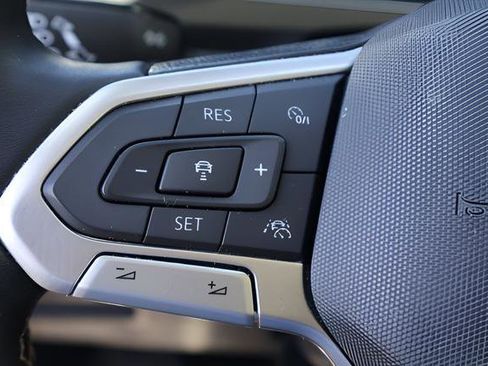 Used 2023 Volkswagen Tiguan SE FWD image 21