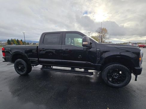New 2026 Ford F250 Lariat w/ Black Appearance Package image 4