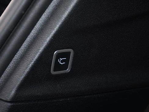 Used 2020 Chrysler Pacifica Touring-L w/ Advanced Safetytec Group image 23