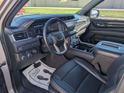 Used 2021 GMC Yukon Denali w/ Denali Premium Package image 13