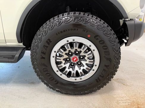 New 2026 Ford Bronco Outer Banks w/ Sasquatch Package AWD/4WD image 12