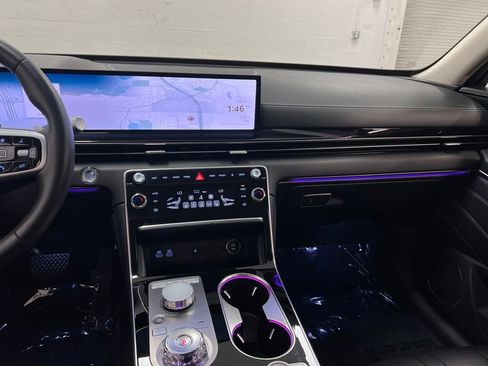 Used 2025 Genesis GV80 2.5T image 18