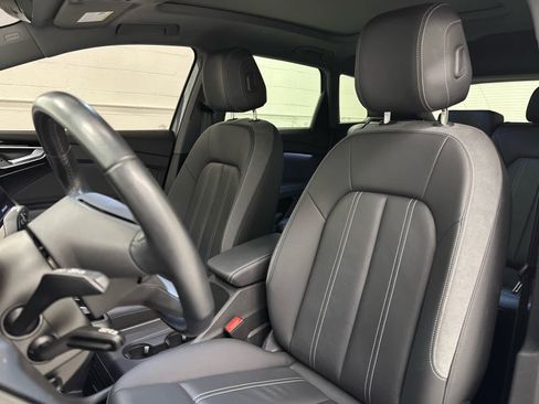 Used 2023 Audi Q4 e-tron Premium w/ Convenience Package image 13