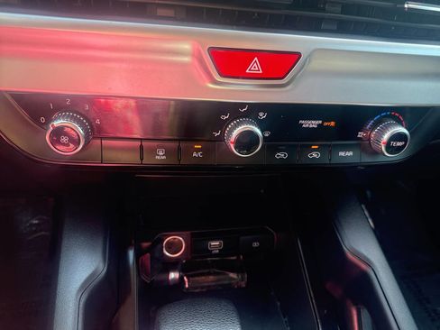 Used 2020 Kia Telluride LX AWD/4WD image 41