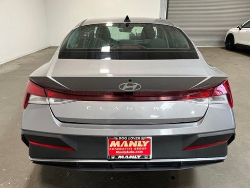 Used 2024 Hyundai Elantra SEL FWD image 4