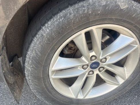 Used 2017 Ford Edge SEL w/ Equipment Group 201A image 32