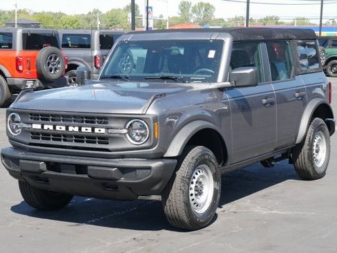 New 2025 Ford Bronco 4-Door image 6