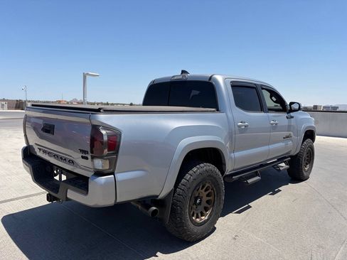 Used 2021 Toyota Tacoma TRD Sport AWD/4WD image 2