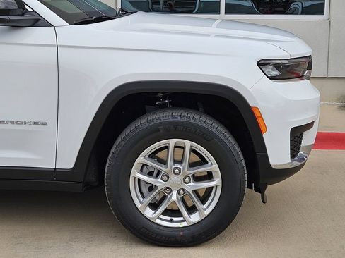 New 2026 Jeep Grand Cherokee L Laredo RWD image 6