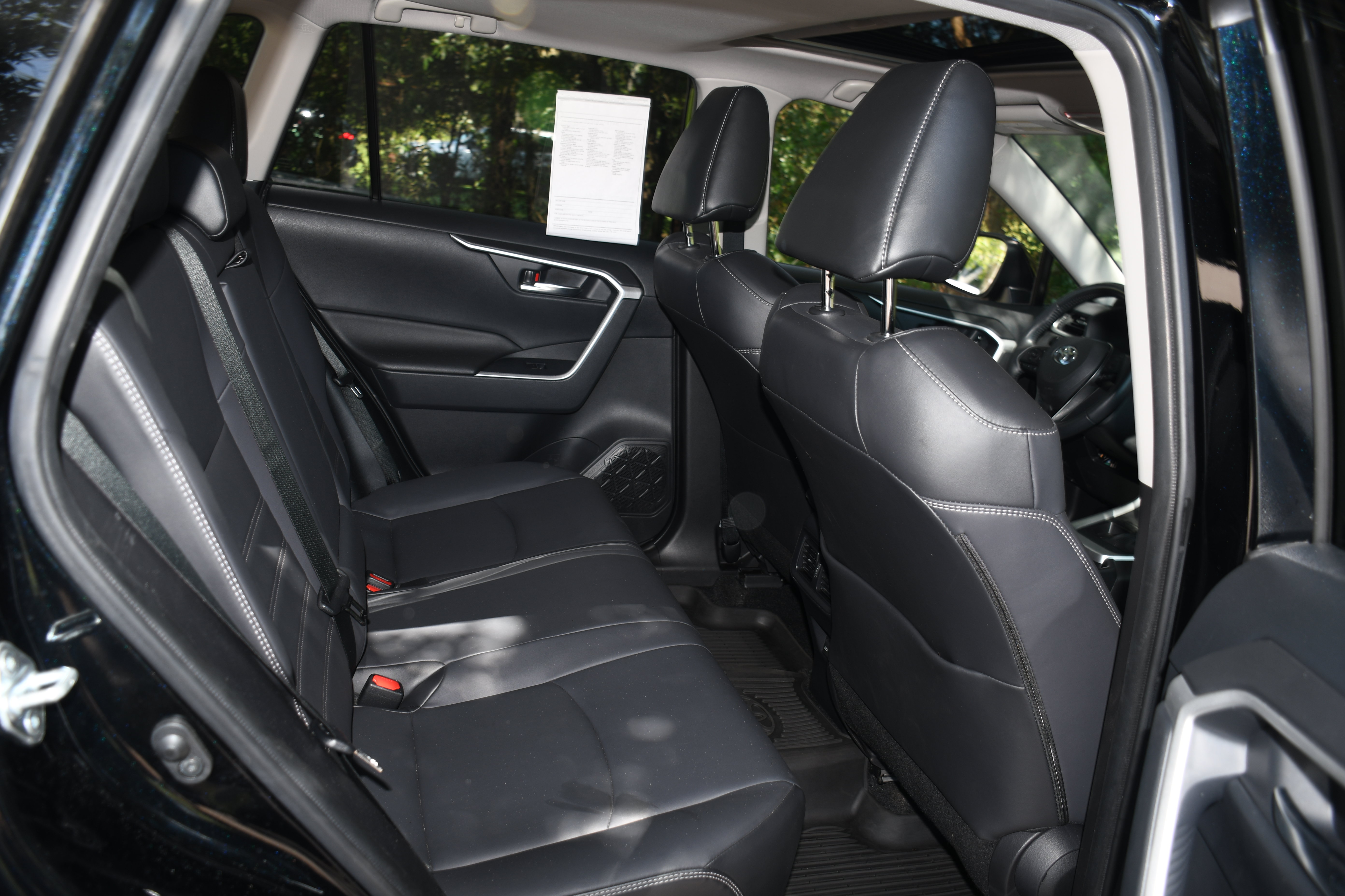 Used 2022 Toyota RAV4 XLE Premium FWD image 21