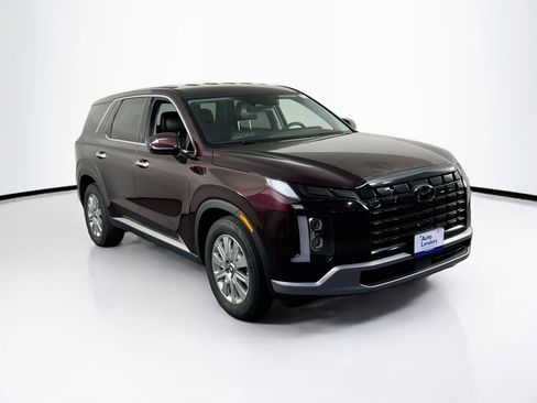 Used 2023 Hyundai Palisade SE AWD/4WD image 3