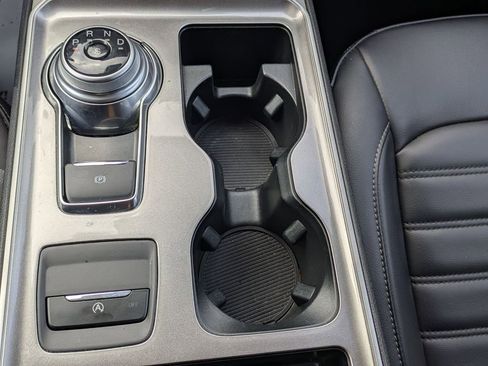 Used 2024 Ford Edge SEL image 19