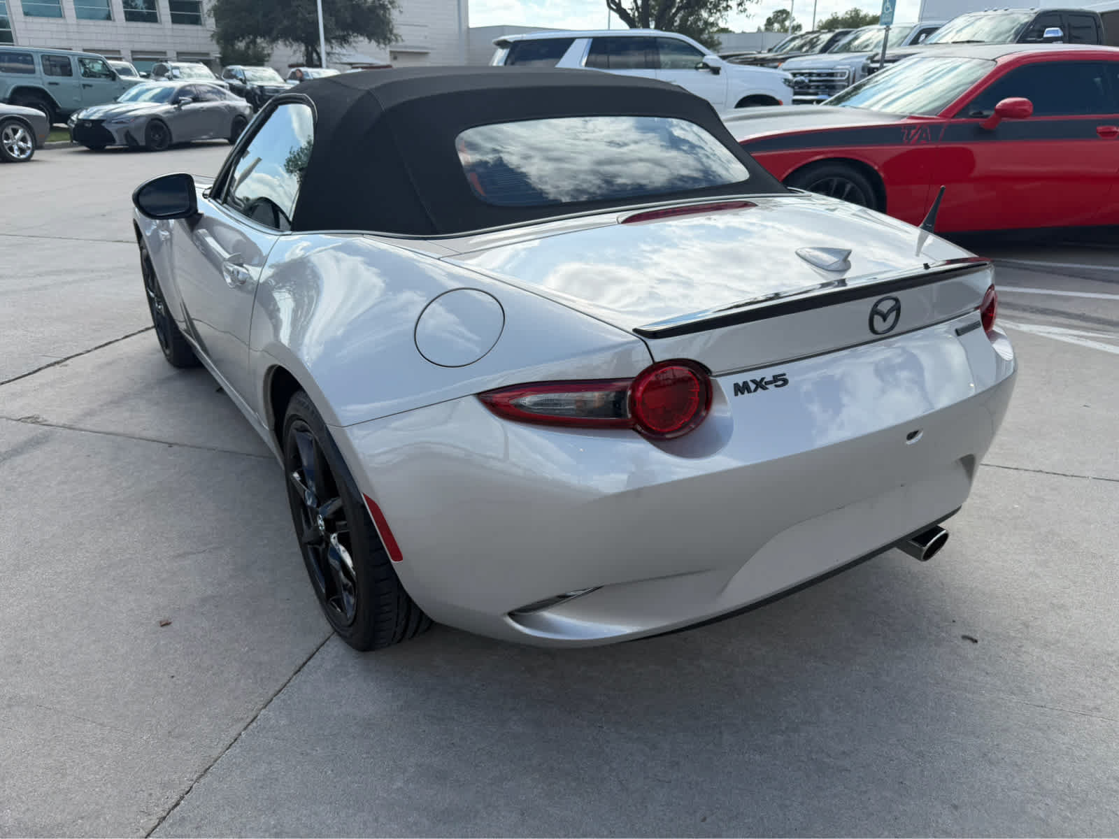 Used 2023 MAZDA MX-5 Miata Club RWD image 2