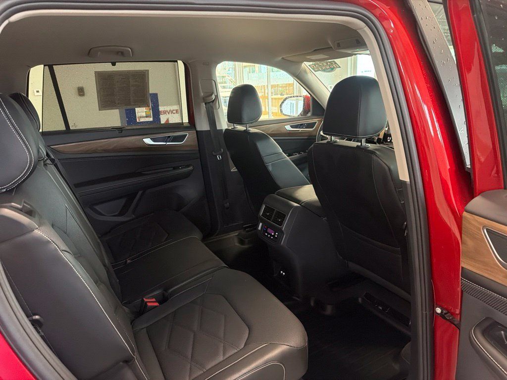 Used 2024 Volkswagen Atlas SE AWD/4WD image 50