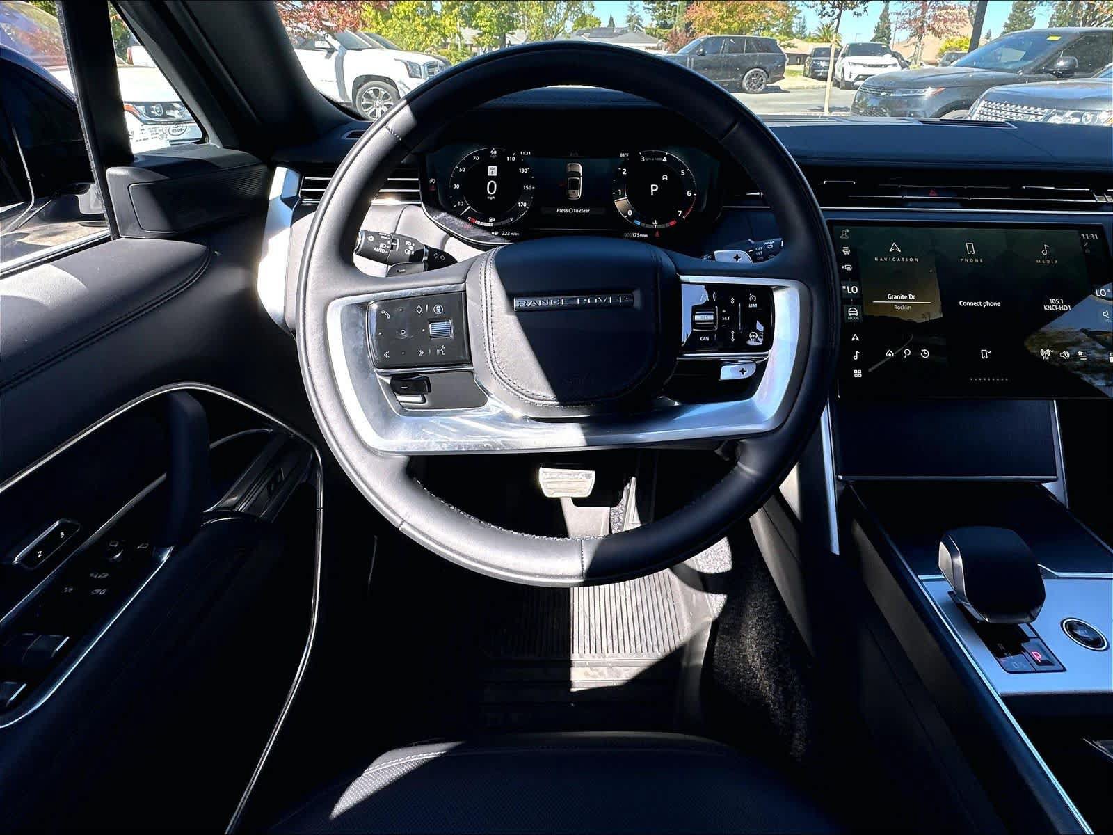 Used 2026 Land Rover Range Rover Long Wheelbase SE AWD/4WD image 5