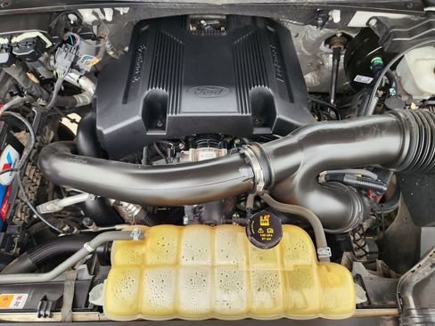 Used 2019 Ford F150 Platinum w/ Equipment Group 701A Luxury image 37