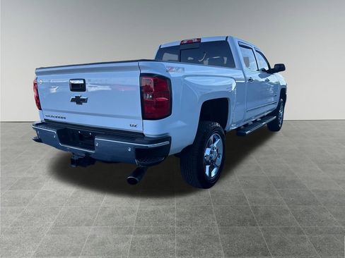 Used 2015 Chevrolet Silverado 2500 LTZ image 6