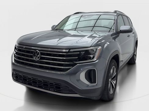 Used 2025 Volkswagen Atlas SE FWD image 4