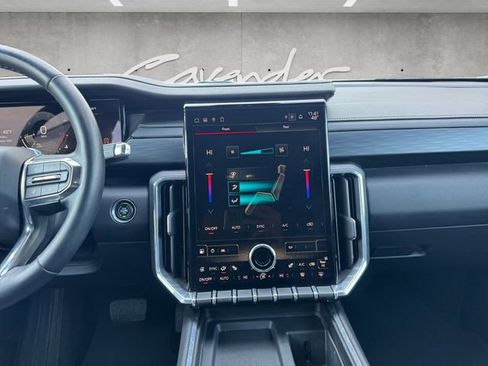 Used 2024 GMC Acadia Elevation image 3