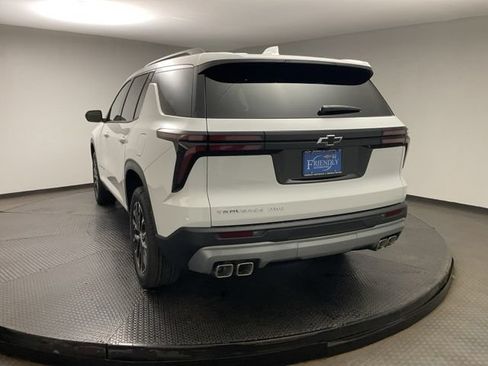 New 2026 Chevrolet Traverse LT w/ Sun and Wheel Package AWD/4WD image 5