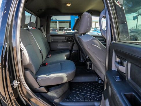 Used 2024 RAM 2500 Tradesman w/ Chrome Appearance Group image 19