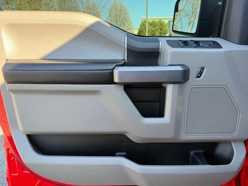 Used 2019 Ford F150 XLT image 13