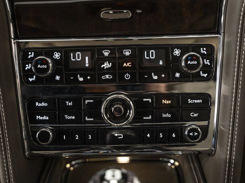 Used 2013 Bentley Mulsanne RWD image 51