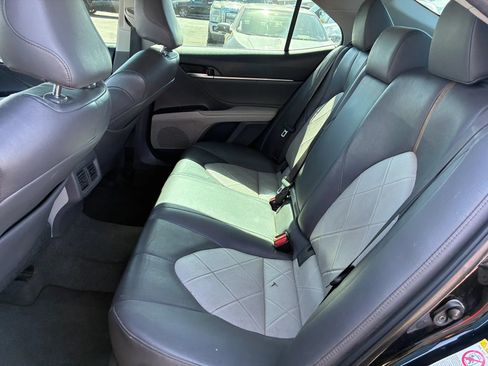 Used 2018 Toyota Camry XLE FWD image 20