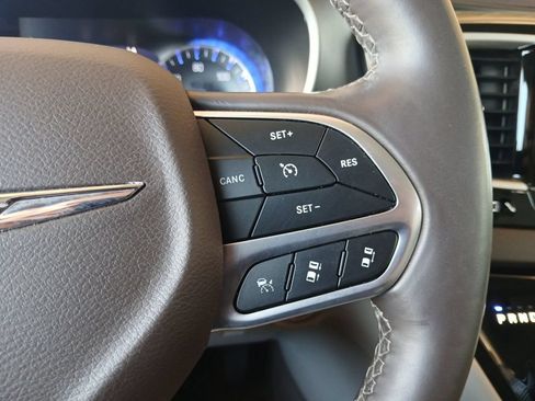 Used 2020 Chrysler Pacifica Touring-L Plus w/ Tire & Wheel Group FWD image 19