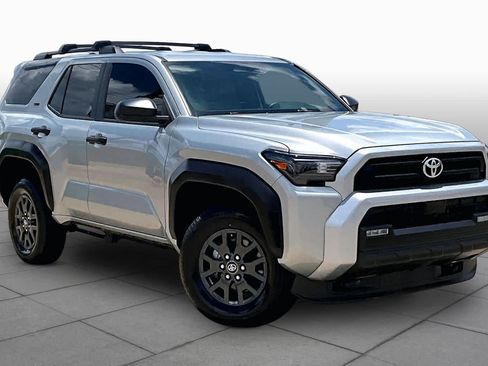 Used 2025 Toyota 4Runner SR5 AWD/4WD image 3