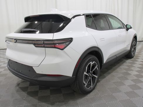 New 2026 Chevrolet Equinox EV LT image 30