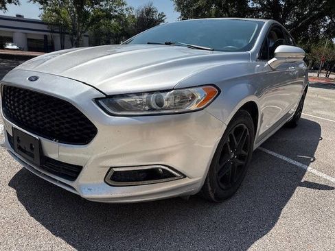 Used 2016 Ford Fusion SE image 3