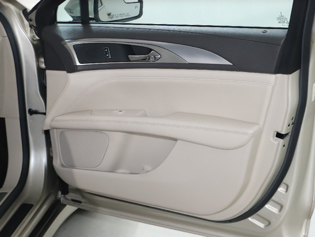 Used 2017 Lincoln MKZ Premiere FWD image 31
