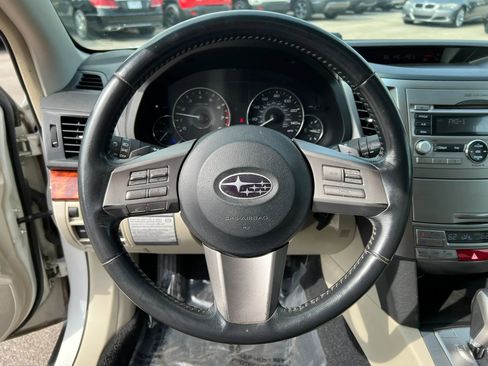 Used 2010 Subaru Outback 2.5i Limited AWD/4WD image 11