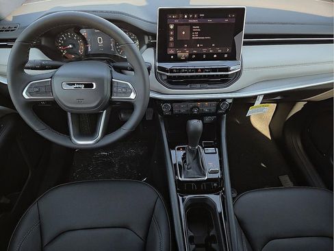 Used 2026 Jeep Compass Limited image 10