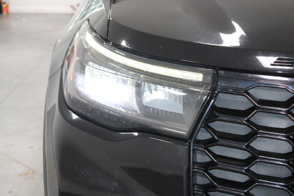 Used 2025 Ford Explorer ST-Line AWD/4WD image 12