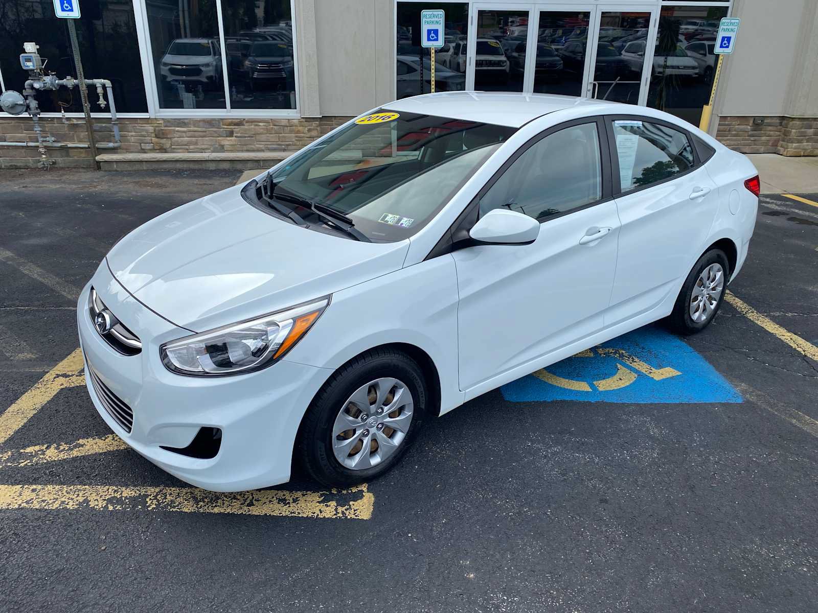 Used 2016 Hyundai Accent SE FWD image 2