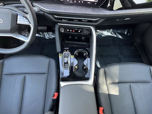 Used 2025 Audi Q5 Premium w/ Convenience Package AWD/4WD image 16